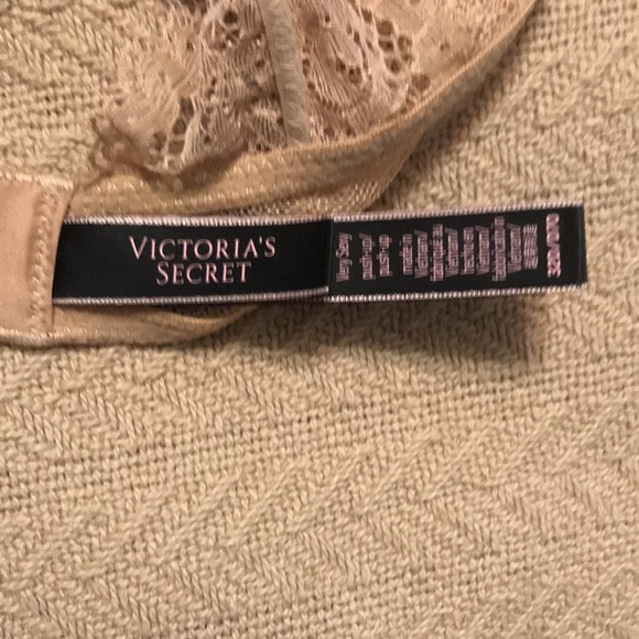 Victoria’s Secret very sexy push-up bra - Picture 4 of 4